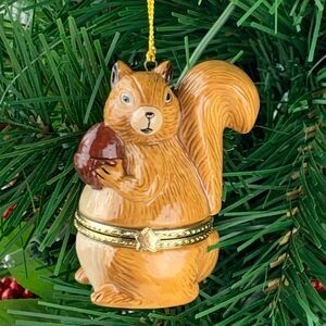 Squirrel Acorn Porcelain Hinged Surprise Gift Trinket Box Christmas Ornament